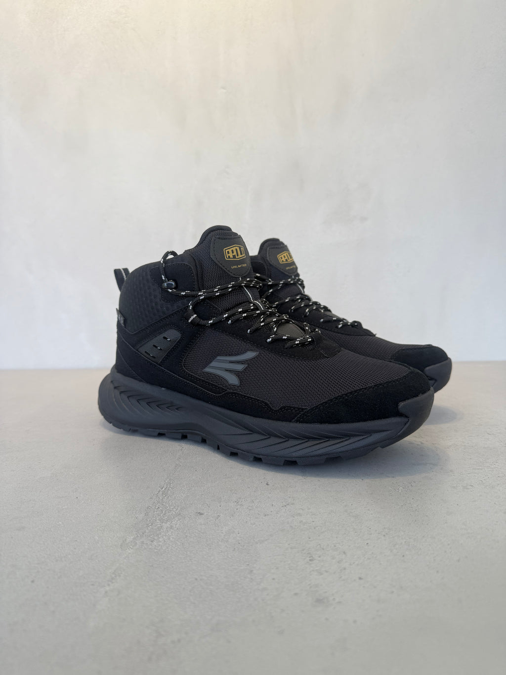 Hiking 14637
