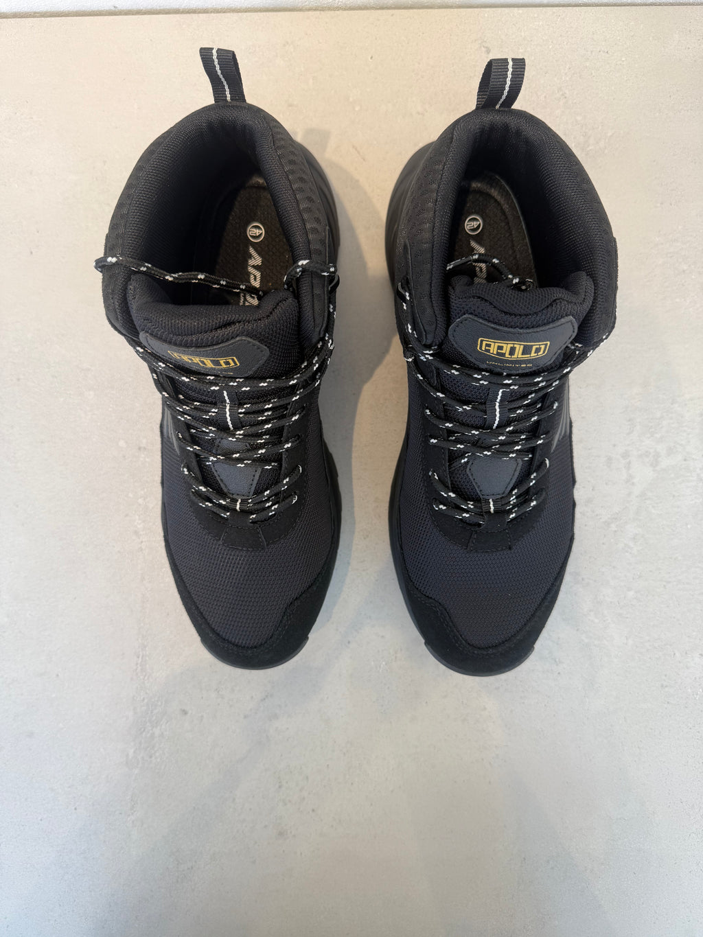 Hiking 14637