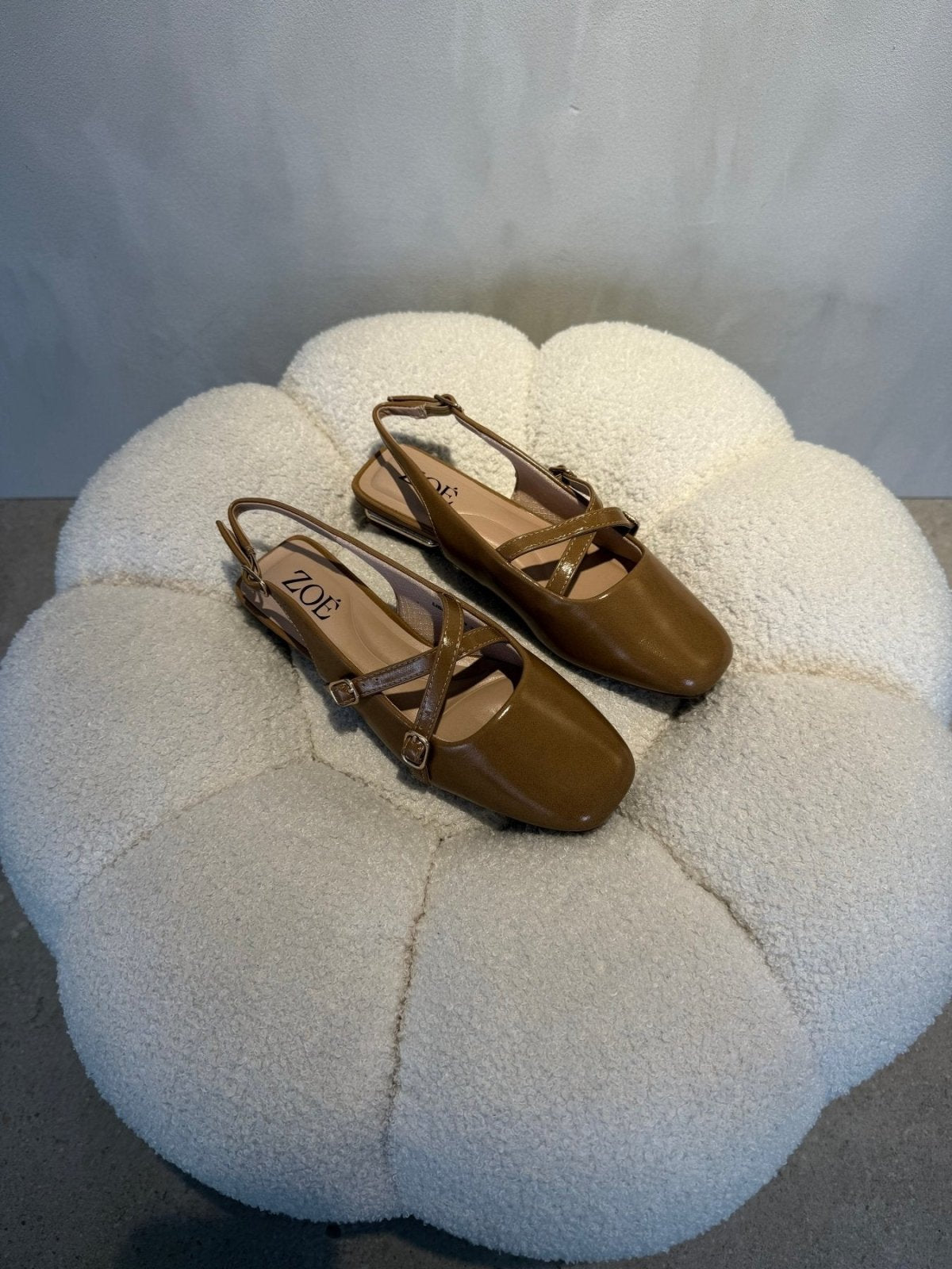Bailarinas Camel 15074 Hebilla Slingback Tacón Bajo de mujer Zoé Brand Costa Rica - Calzado 365