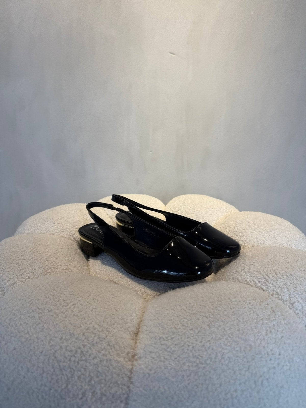 Bailarinas Negro Charol 15076 Tacón Bajo Slingback de mujer Zoé Brand Costa Rica - Calzado 365
