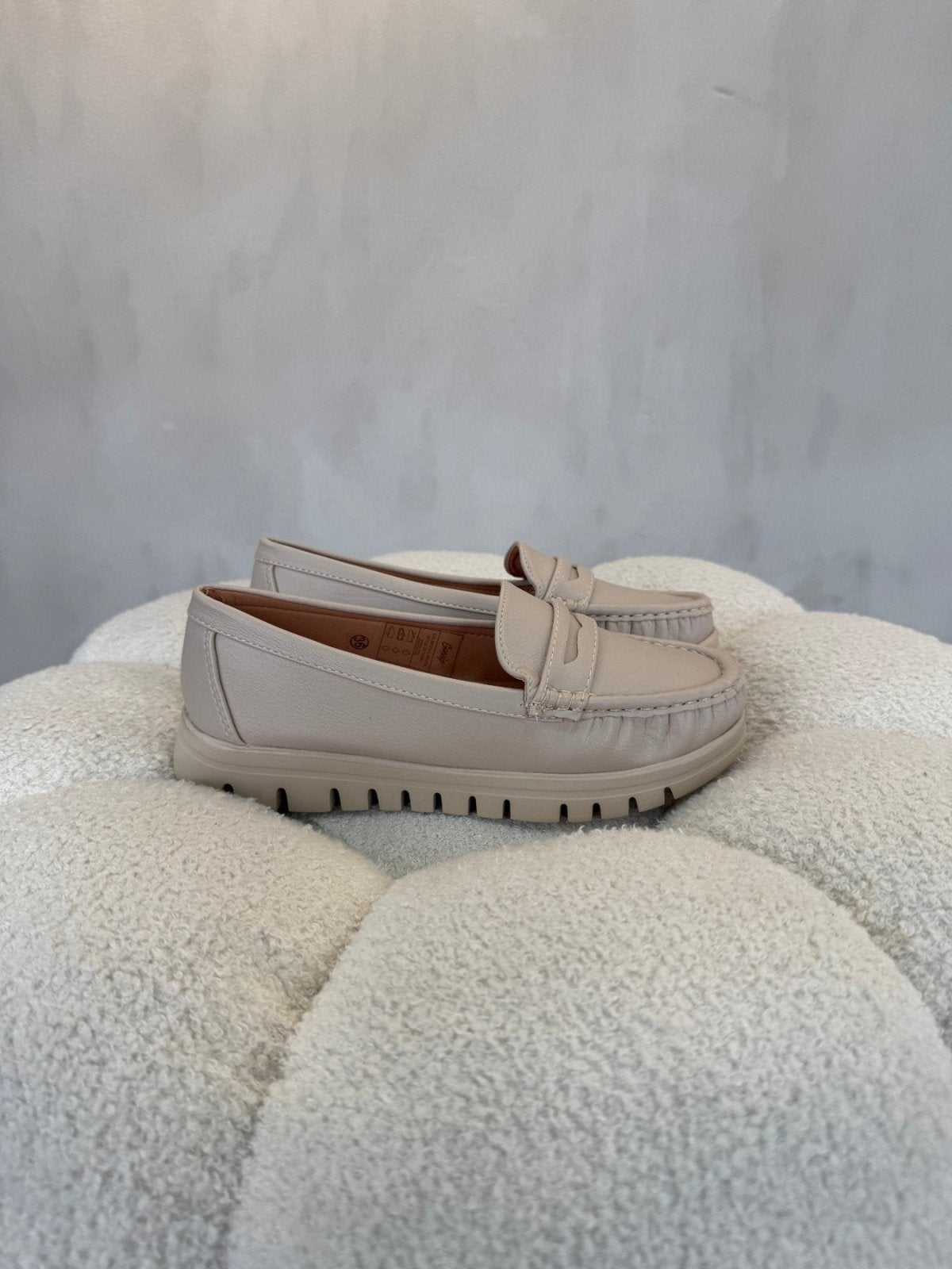 Mocasines Beige 15162 para mujer en Costa Rica - Calzado 365