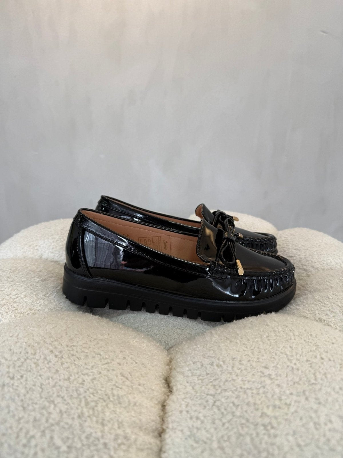 Mocasines Negro Charol 15156 Casual de mujer Costa Rica - Calzado 365