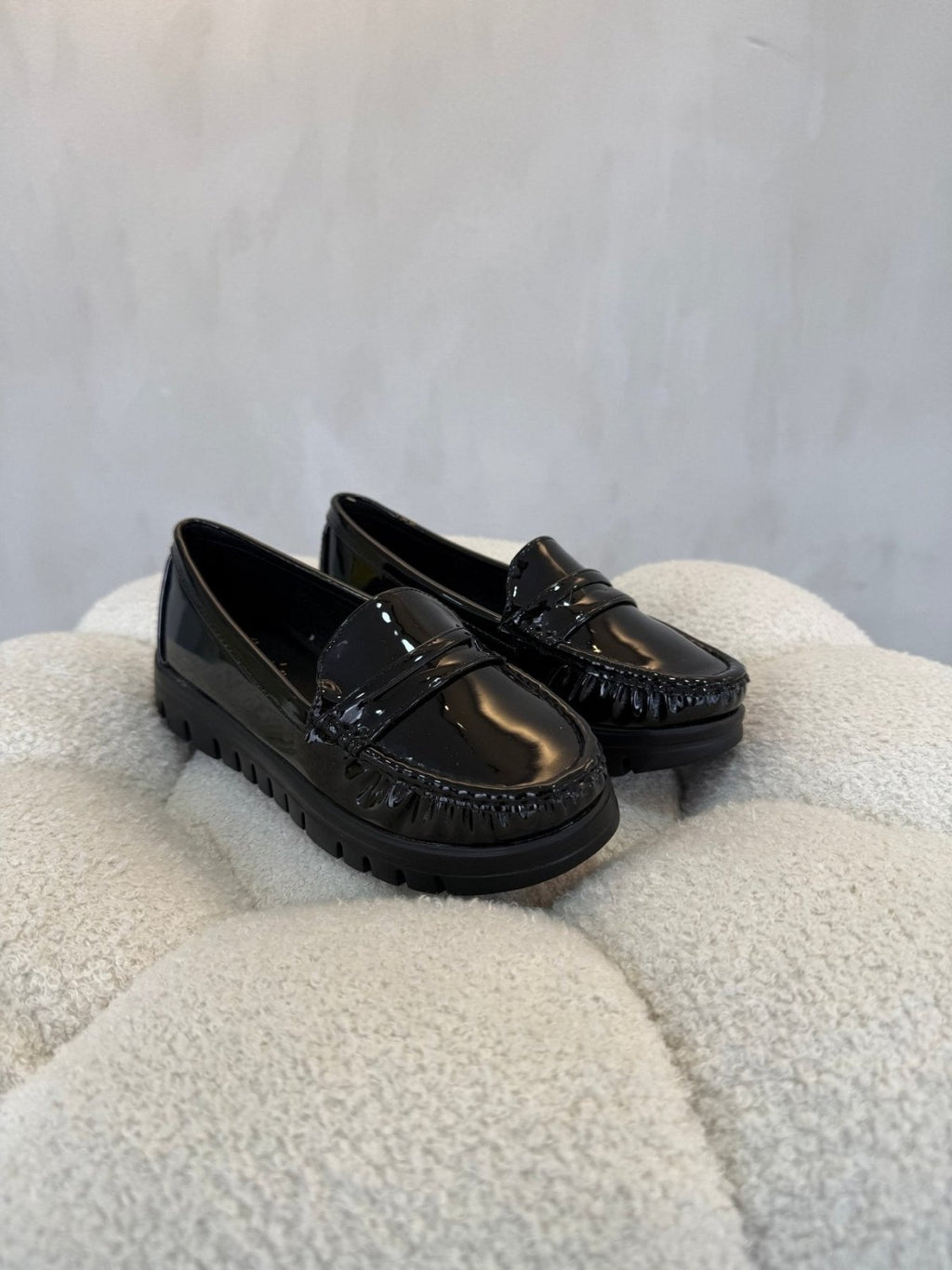 Mocasines Negro Charol 15164 Tacón Bajo Casual de mujer Costa Rica - Calzado 365