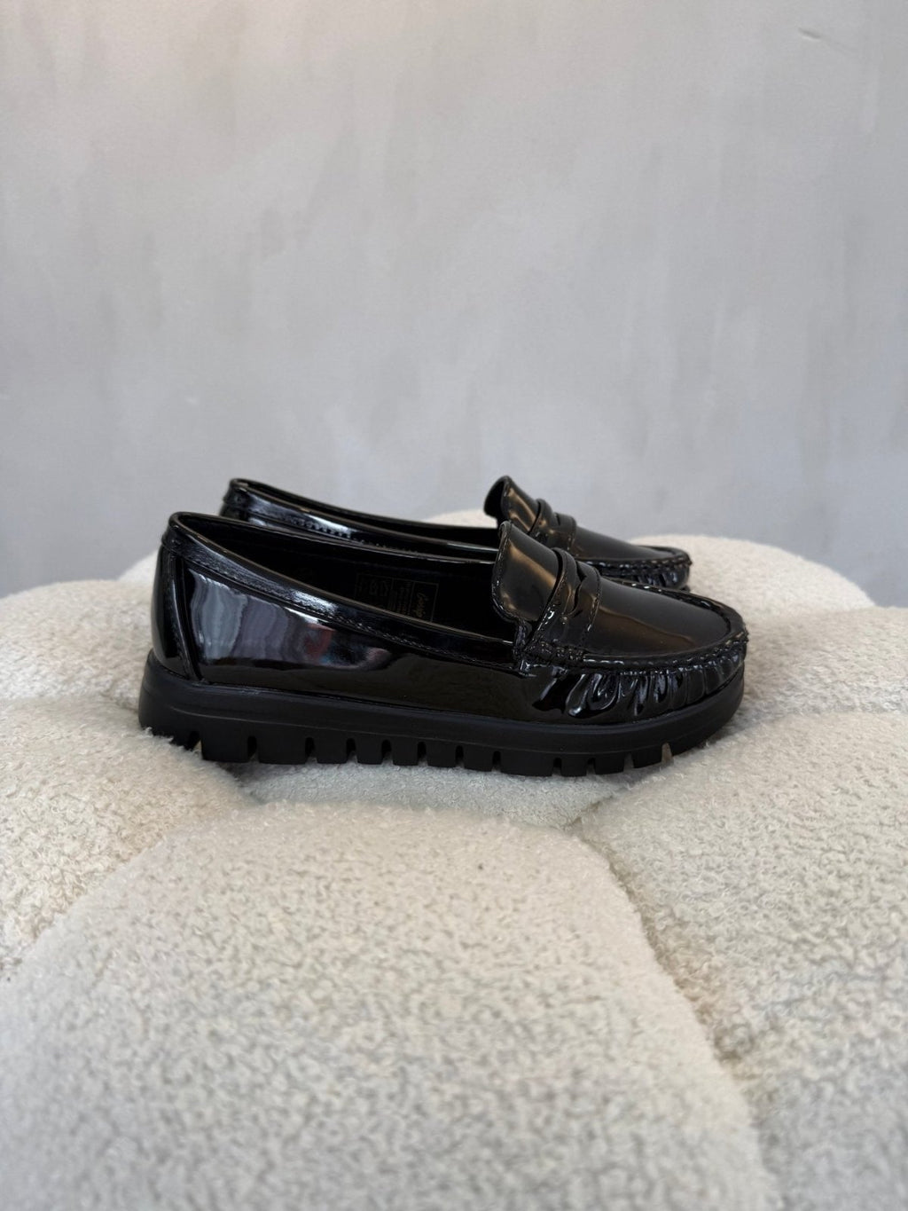 Mocasines Negro Charol 15164 Tacón Bajo Casual de mujer Costa Rica - Calzado 365