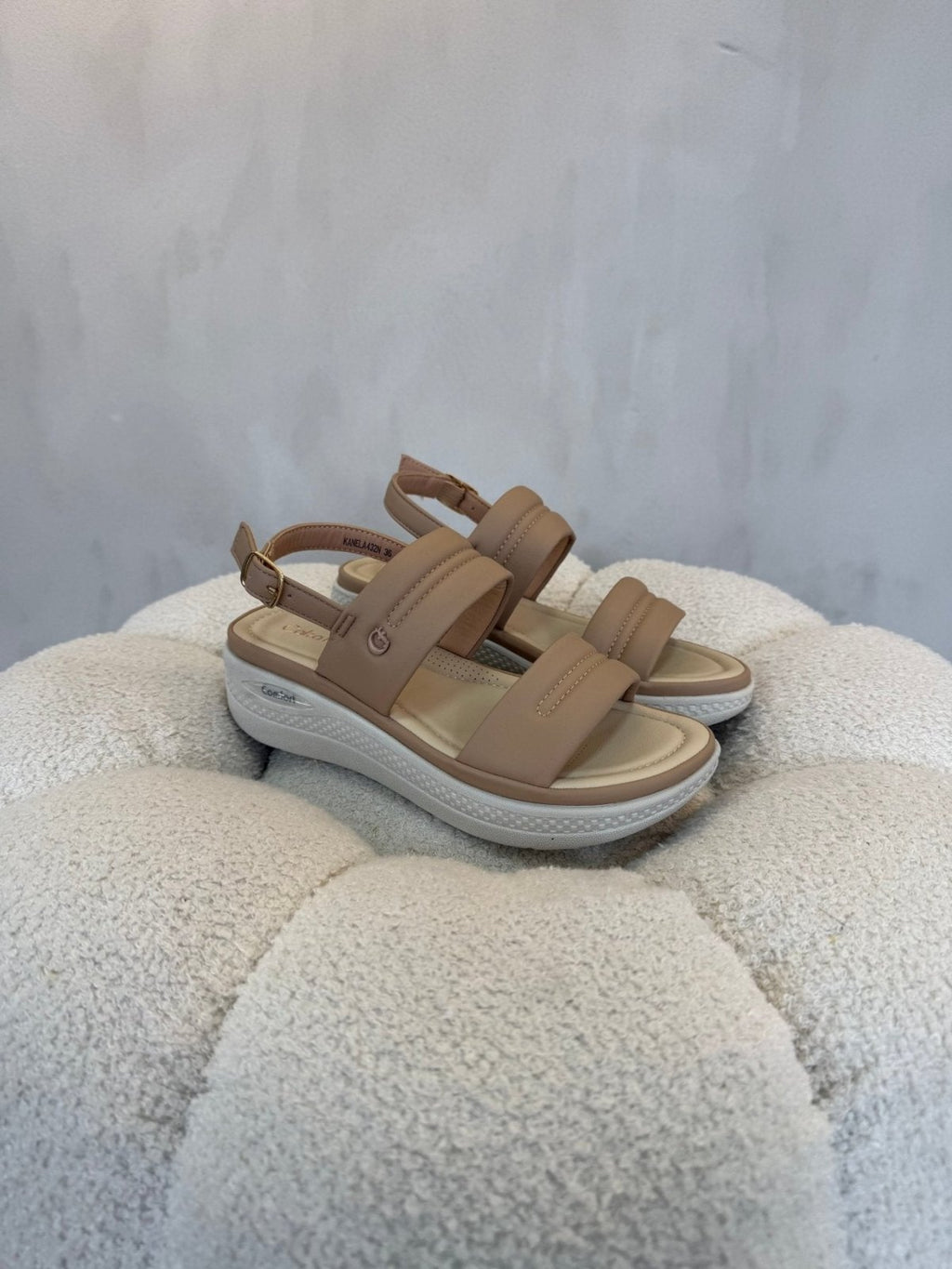 Sandalias Beige Plataforma 15103 Hebilla Correa Casual de mujer Costa Rica - Calzado 365