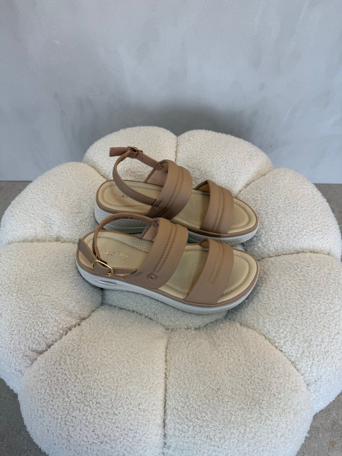 Sandalias Beige Plataforma 15103 Hebilla Correa Casual de mujer Costa Rica - Calzado 365