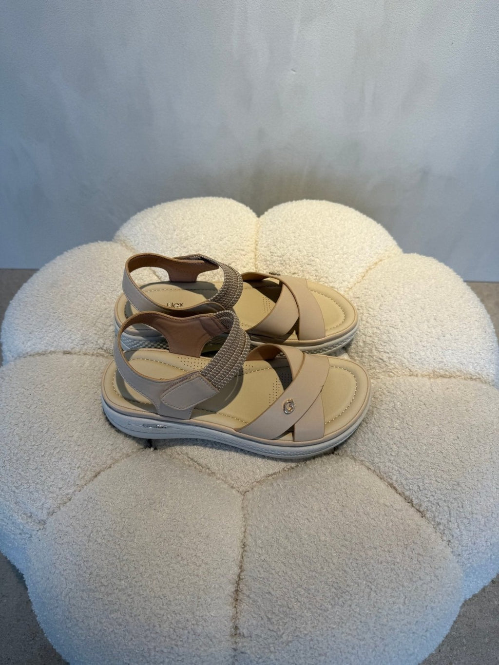 Sandalias Beige Plataforma 15107 Correa Casual de mujer Costa Rica - Calzado 365