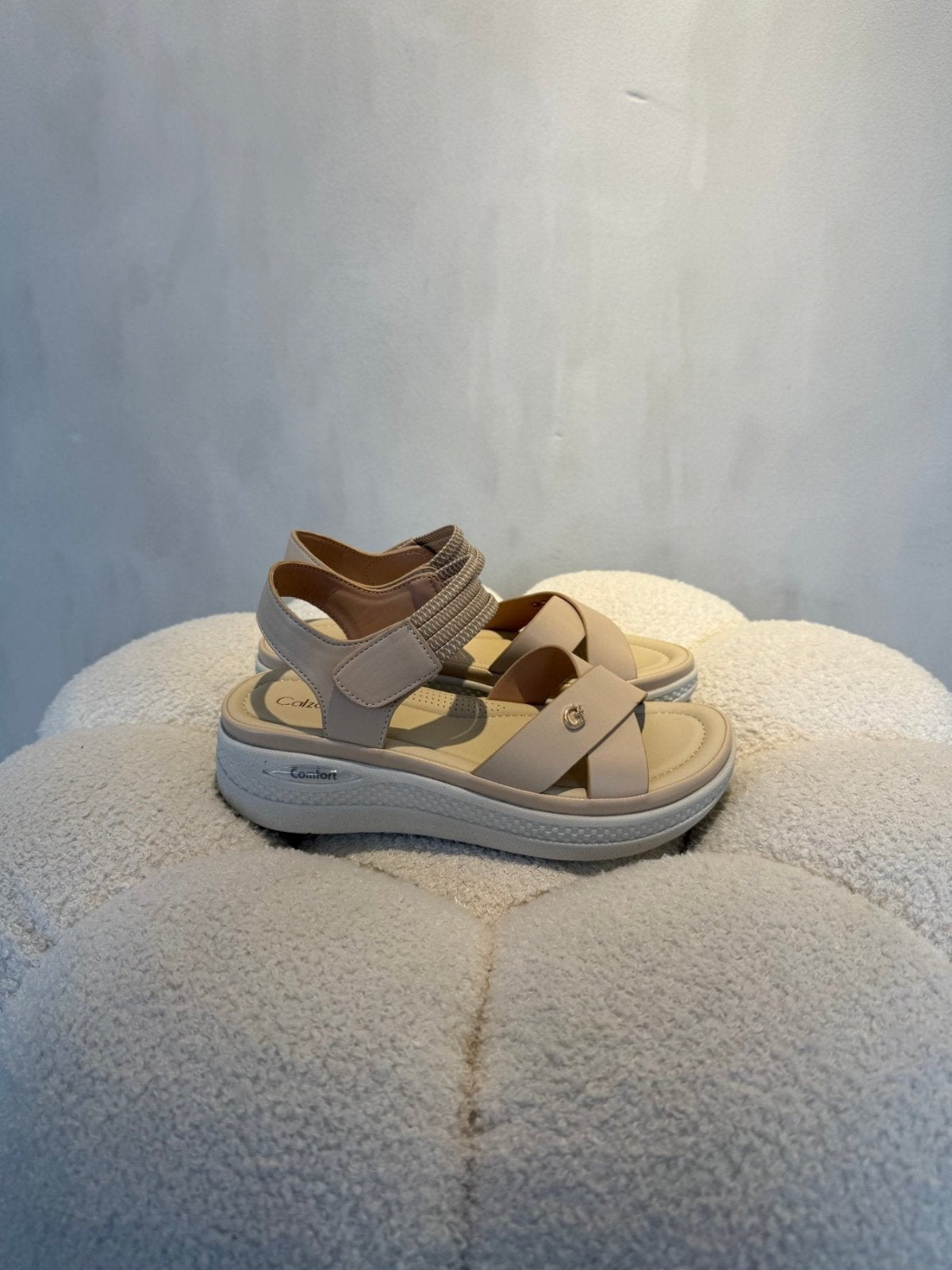 Sandalias Beige Plataforma 15107 Correa Casual de mujer Costa Rica - Calzado 365