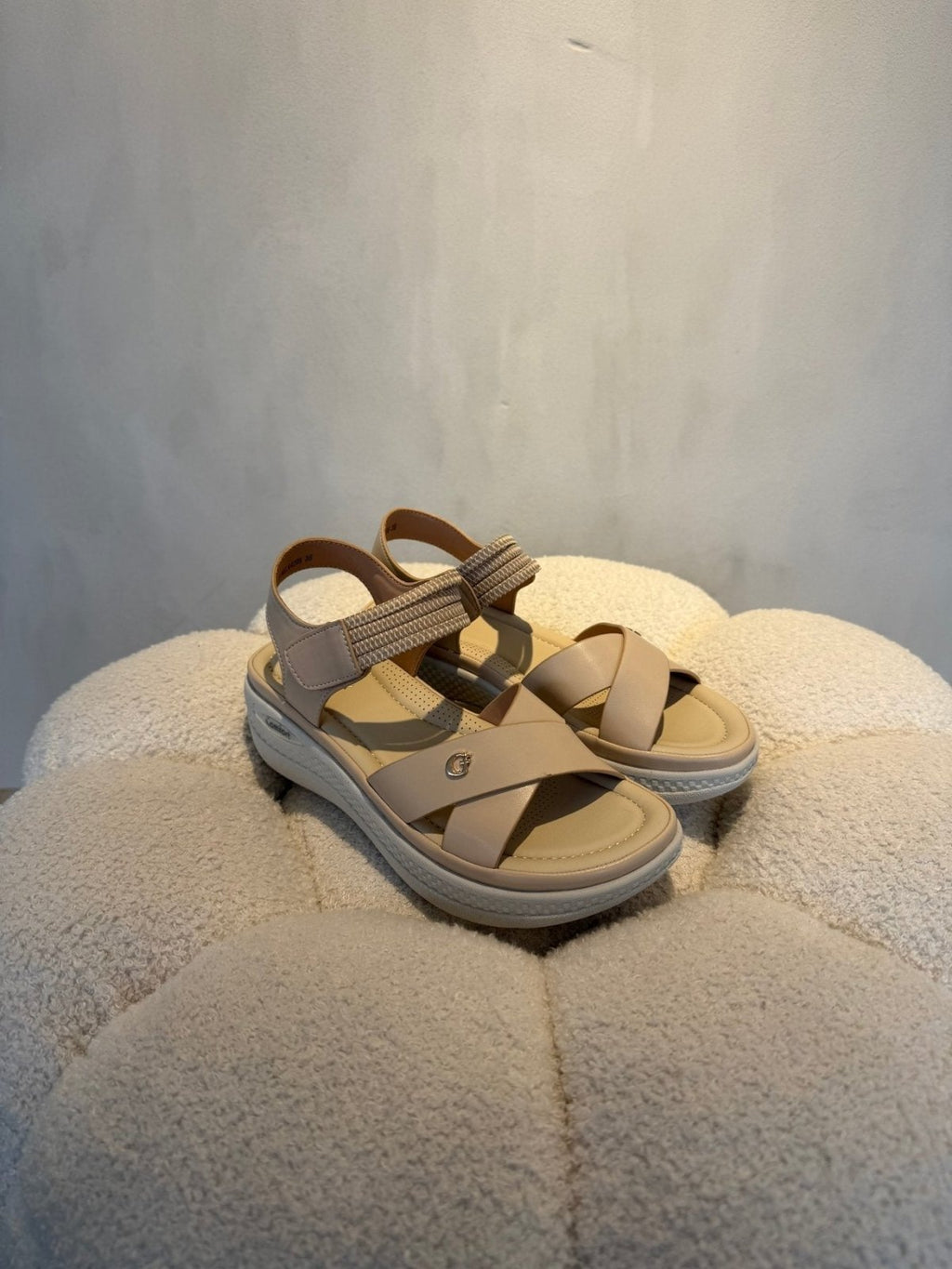Sandalias Beige Plataforma 15107 Correa Casual de mujer Costa Rica - Calzado 365