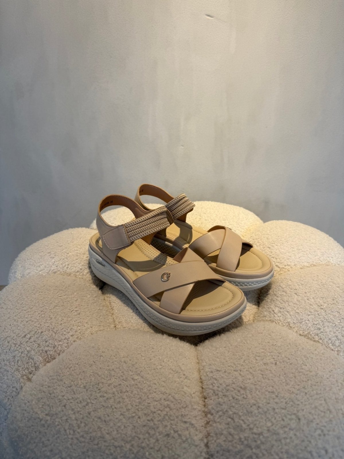 Sandalias Beige Plataforma 15107 Correa Casual de mujer Costa Rica - Calzado 365