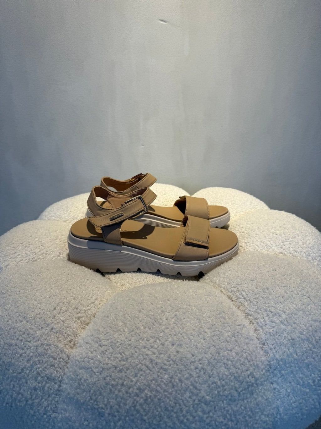 Sandalias Beige Plataforma 15112 Correa Casual de mujer Costa Rica - Calzado 365