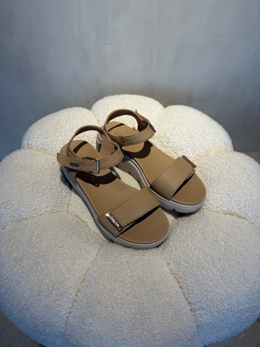 Sandalias Beige Plataforma 15112 Correa Casual de mujer Costa Rica - Calzado 365