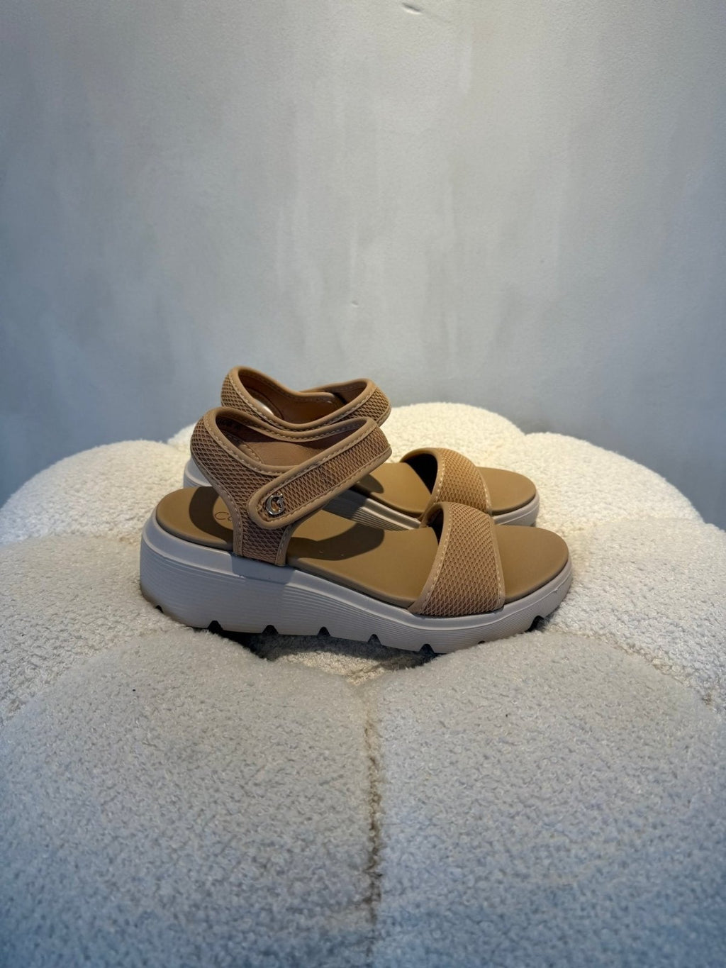 Sandalias Beige Plataforma 15114 Correa Casual de mujer Costa Rica - Calzado 365