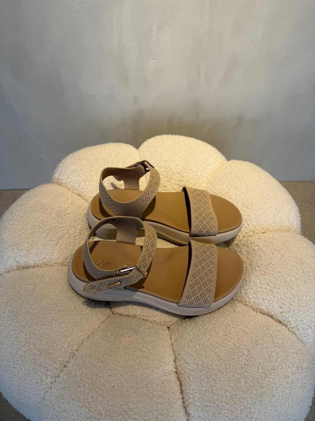Sandalias Beige Plataforma 15116 Hebilla Correa Casual de mujer Costa Rica - Calzado 365