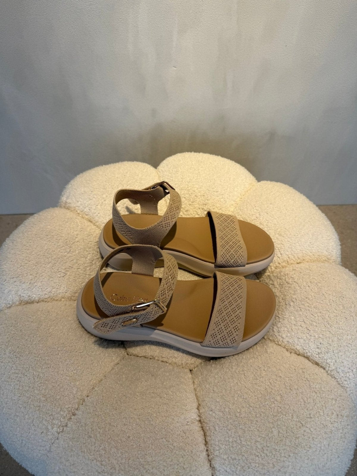 Sandalias Beige Plataforma 15116 Hebilla Correa Casual de mujer Costa Rica - Calzado 365