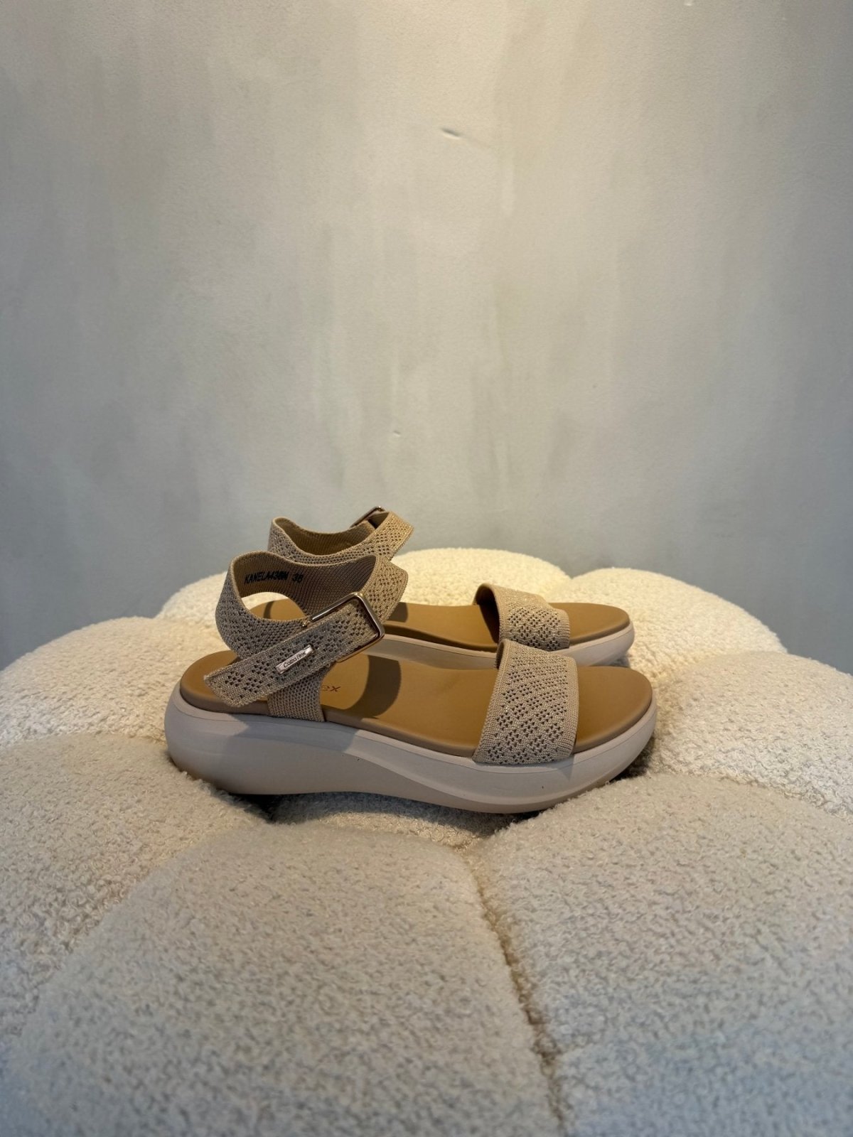 Sandalias Beige Plataforma 15116 Hebilla Correa Casual de mujer Costa Rica - Calzado 365