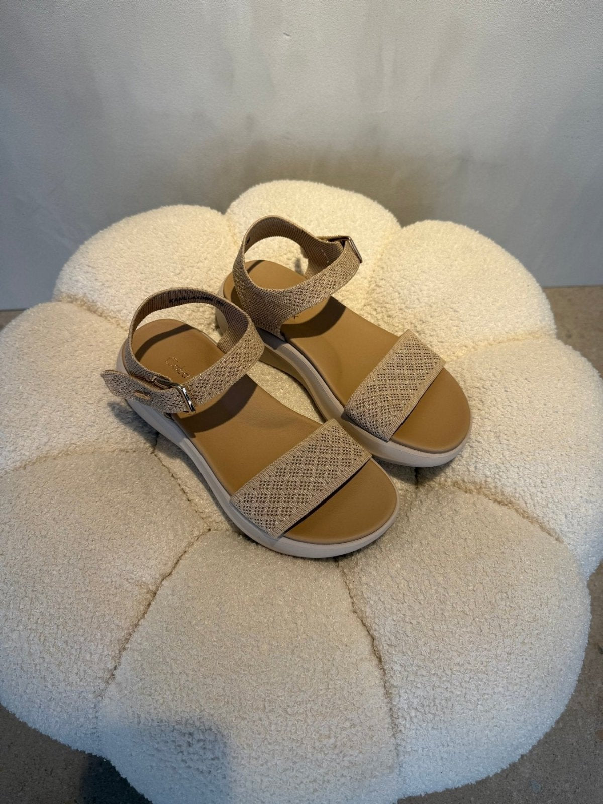 Sandalias Beige Plataforma 15116 Hebilla Correa Casual de mujer Costa Rica - Calzado 365