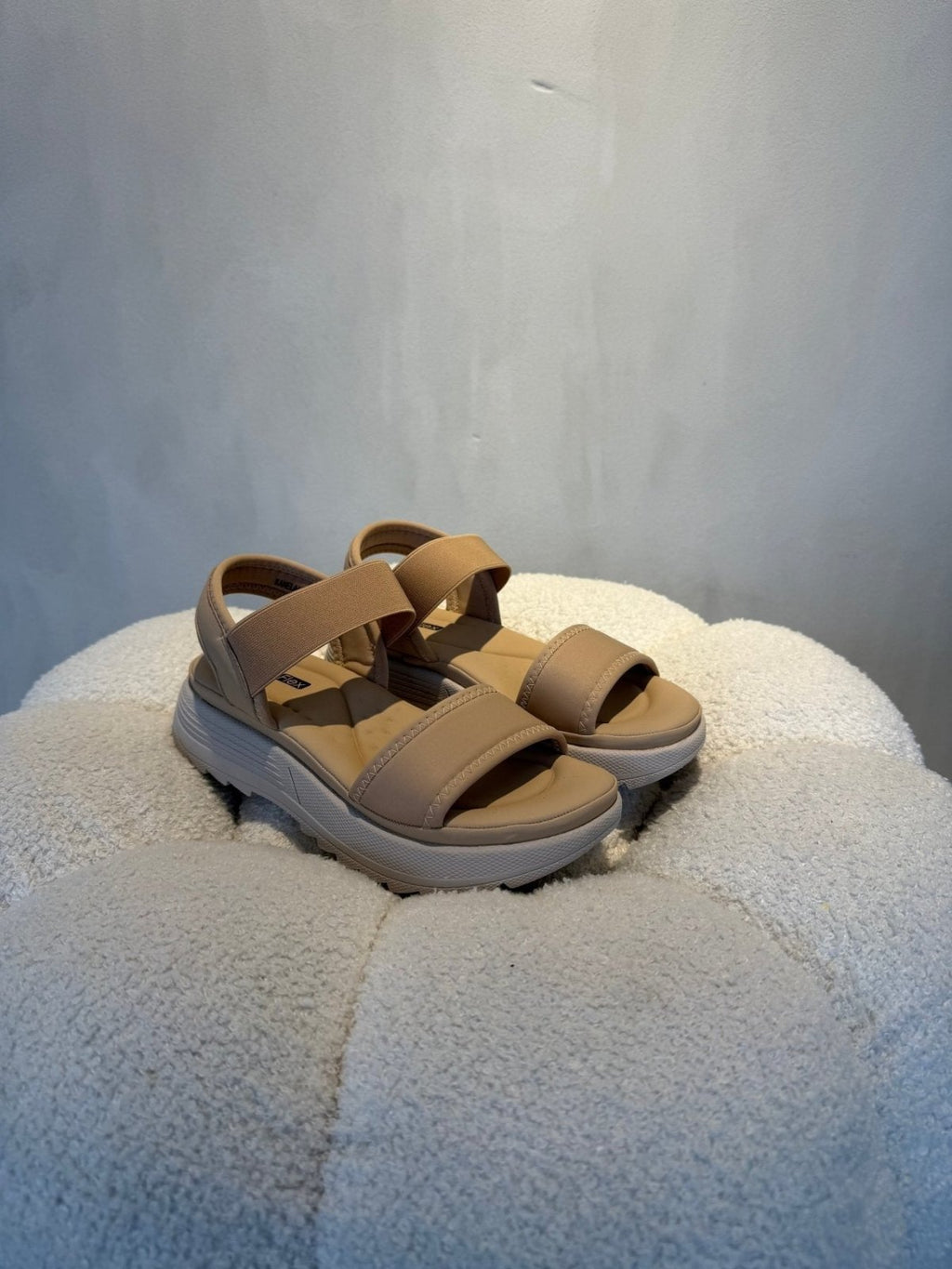 Sandalias Beige Plataforma 15118 Hebilla Correa Casual de mujer Costa Rica - Calzado 365