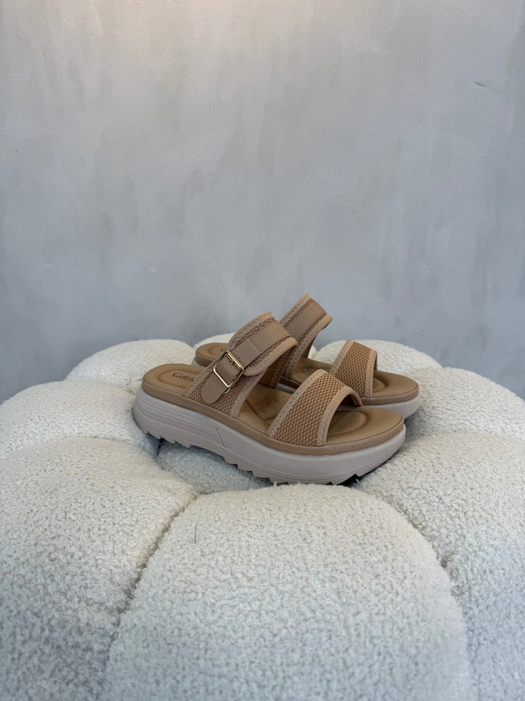 Sandalias Beige Plataforma 15120 Hebilla Correa Casual de mujer Costa Rica - Calzado 365