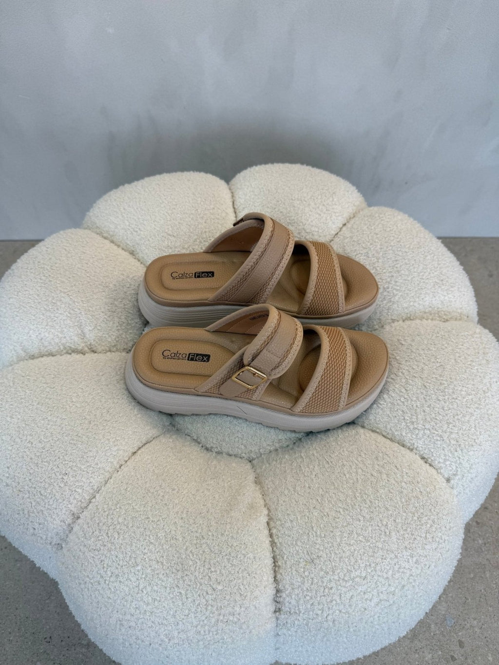 Sandalias Beige Plataforma 15120 Hebilla Correa Casual de mujer Costa Rica - Calzado 365