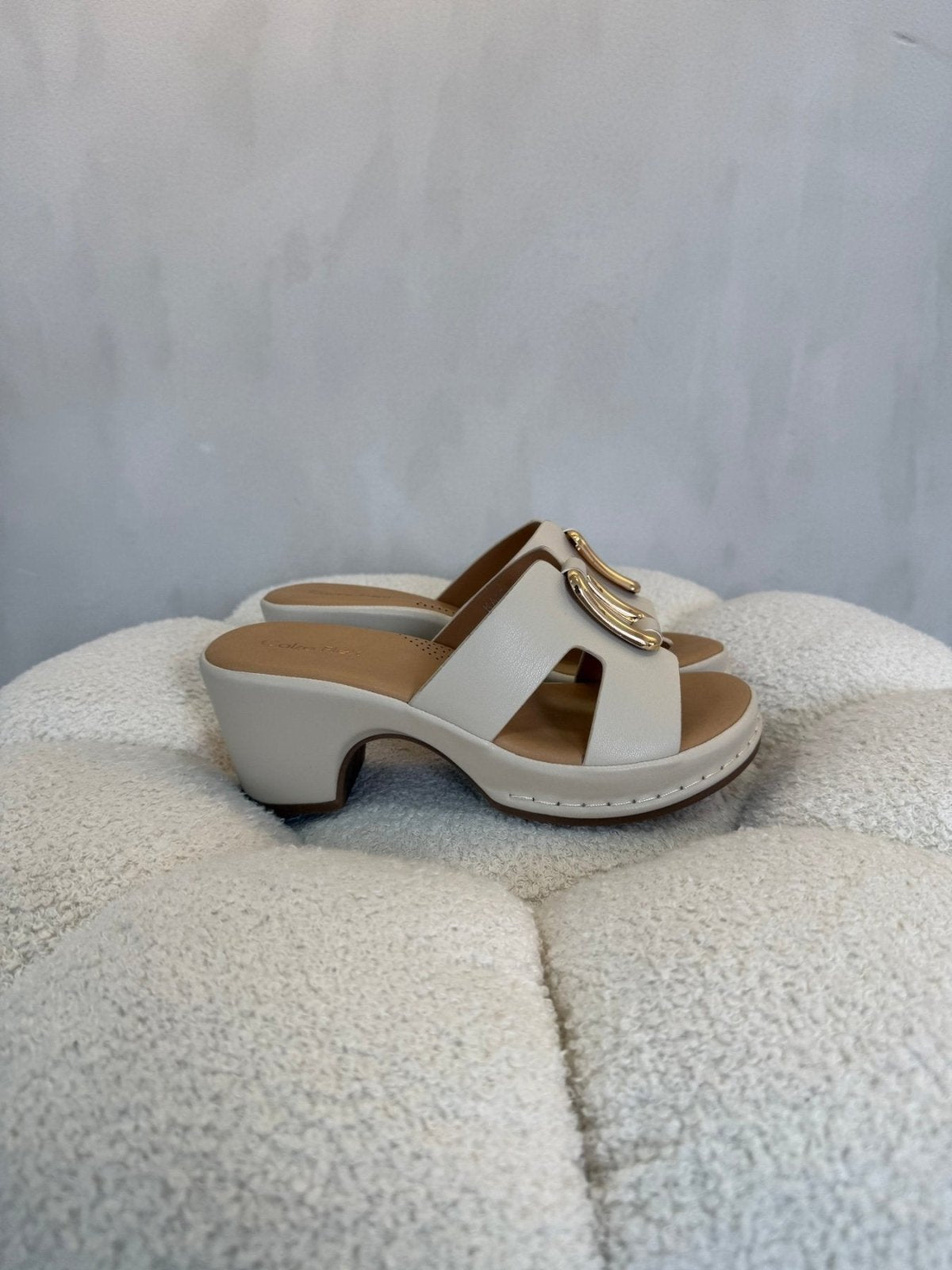 Sandalias Beige Tacón Medio 15124 Casual de mujer Costa Rica - Calzado 365