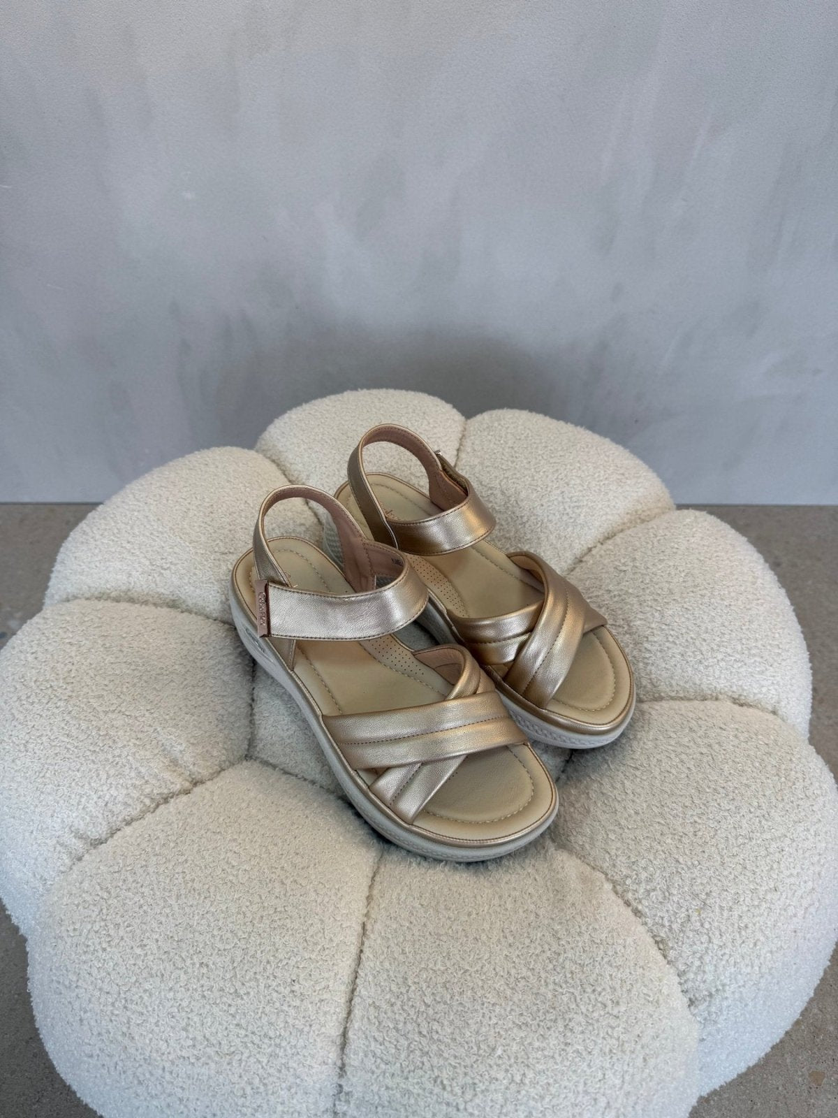 Sandalias Gold Plataforma 15105 Correa Casual de mujer Costa Rica - Calzado 365