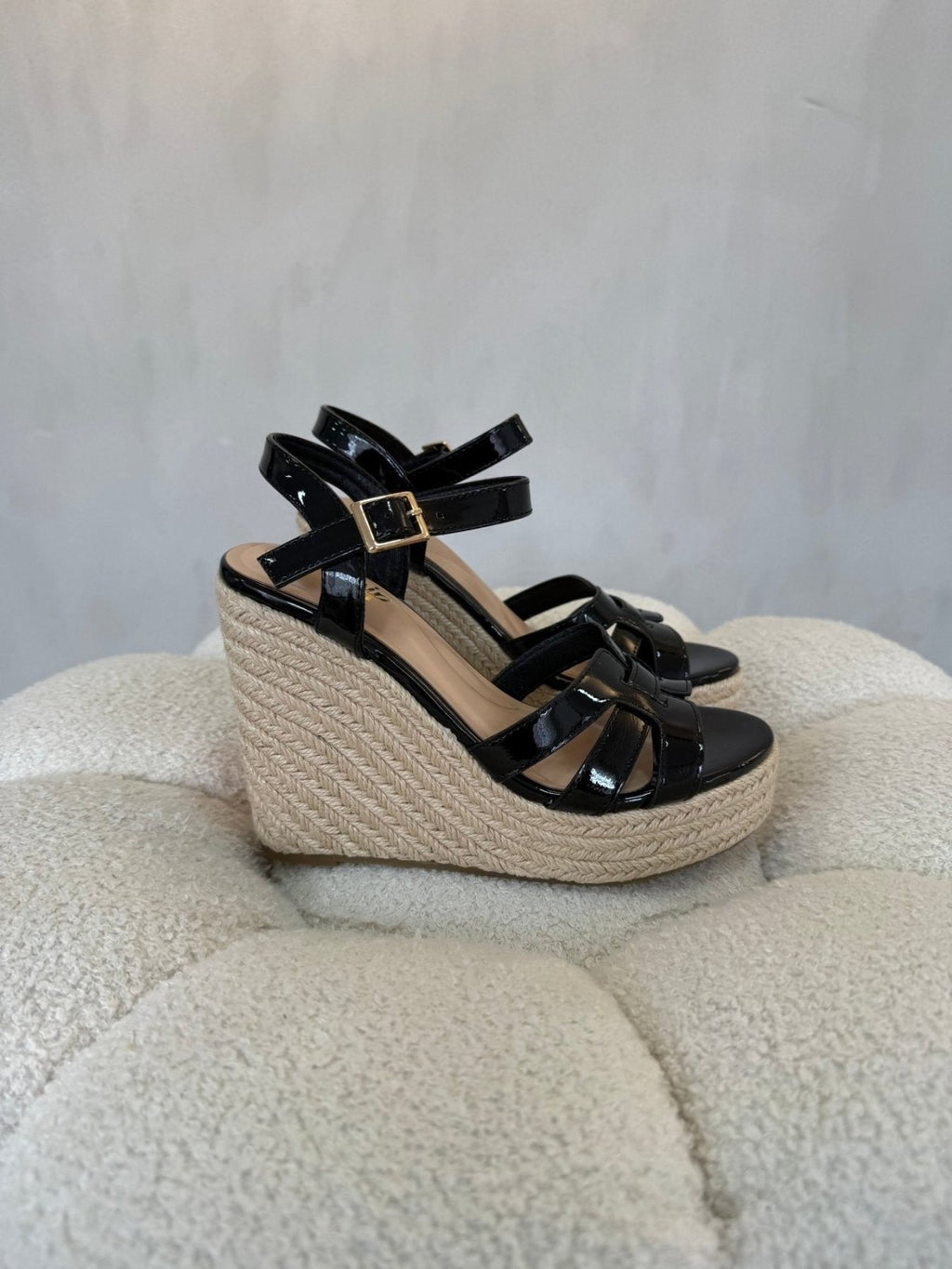 Sandalias Negro Charol Cuña 15135 Hebilla de mujer Costa Rica - Calzado 365