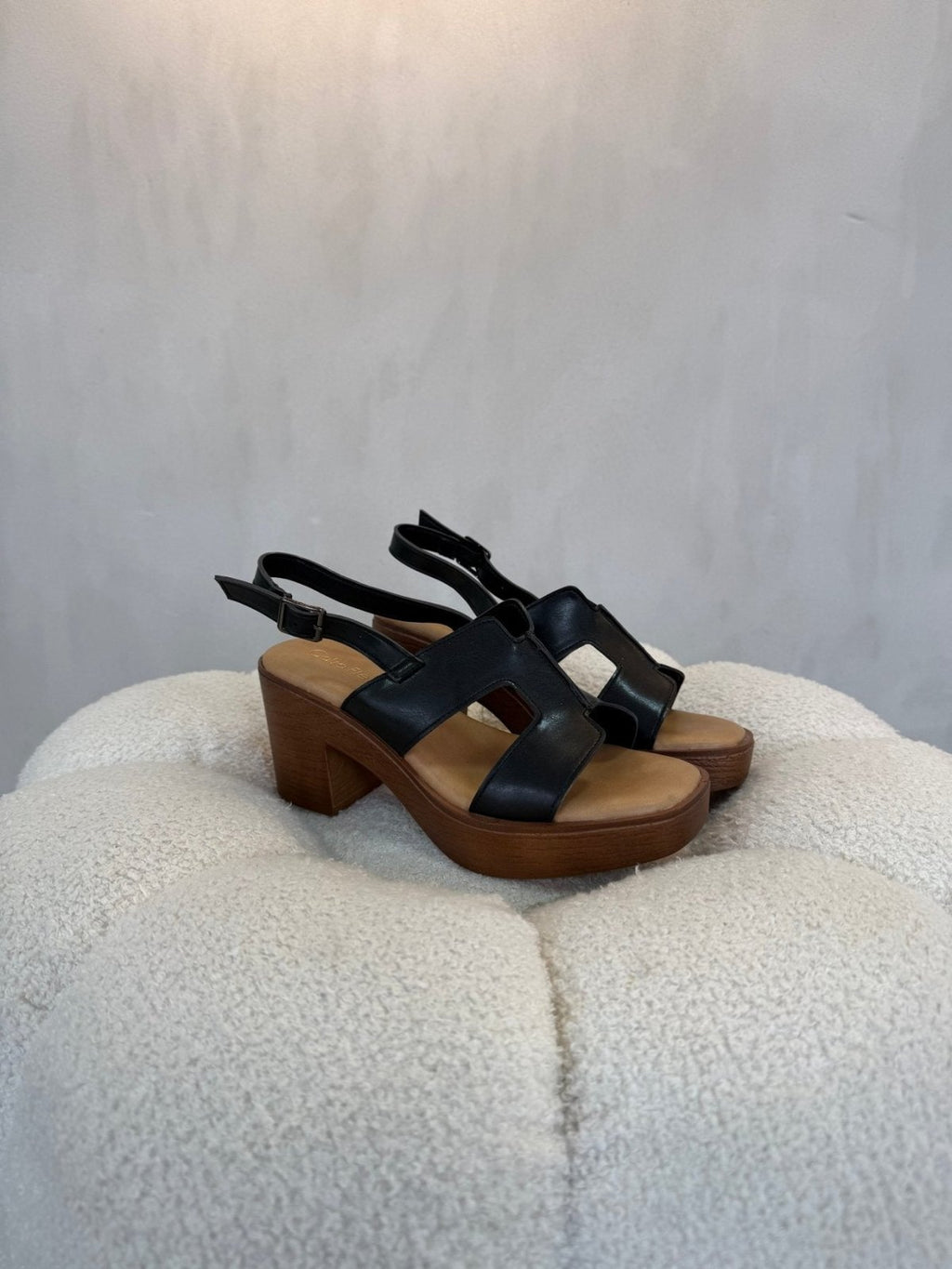 Sandalias Negro Tacón Medio 15126 Correa Casual de mujer Costa Rica - Calzado 365