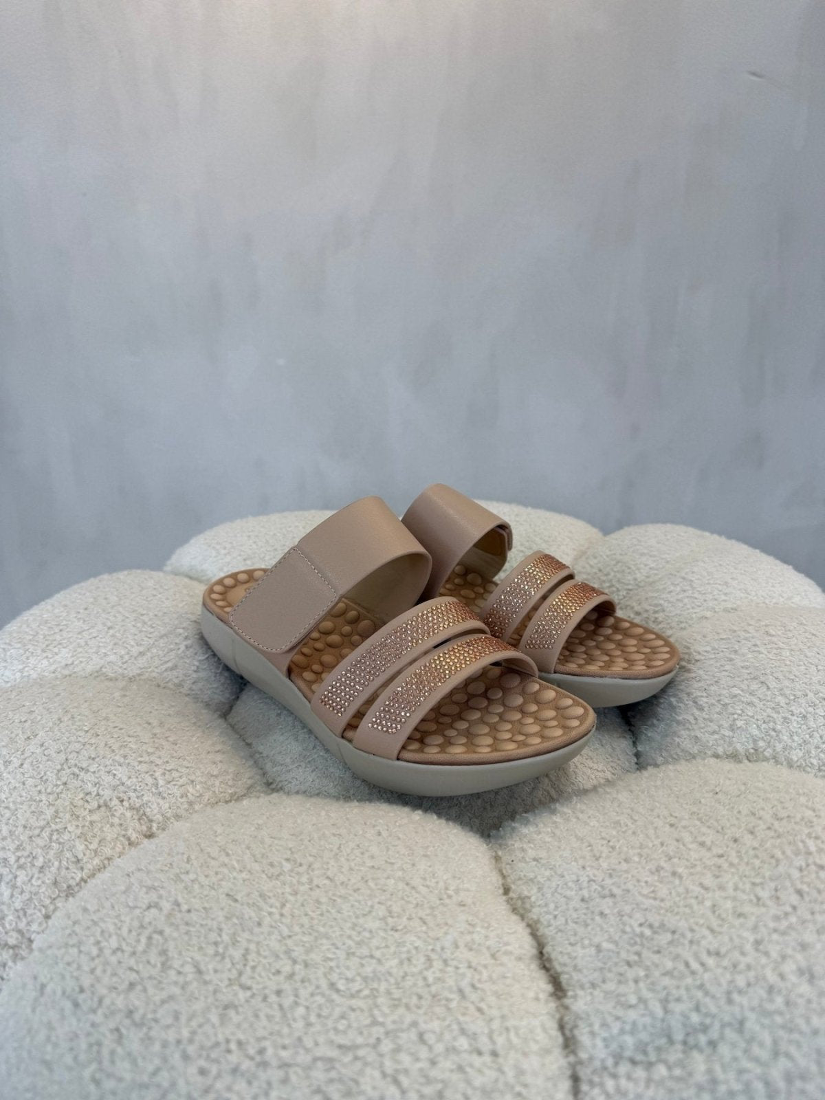 Sandalias Nude Charol 15150 Brillos Correa Casual de mujer Costa Rica - Calzado 365