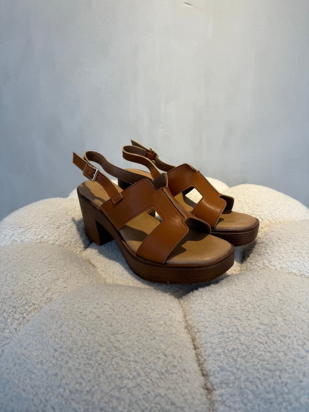 Sandalias Tan Tacón Medio 15127 Correa de mujer Costa Rica - Calzado 365