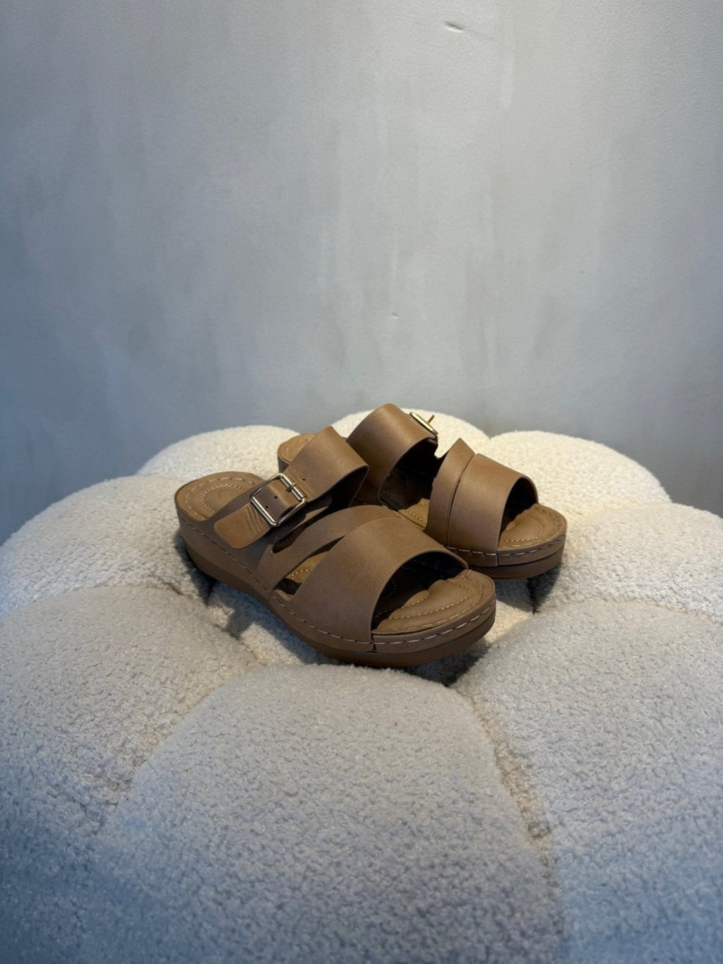 Sandalias Taupe 15207 Hebilla Correa Casual de mujer Costa Rica - Calzado 365