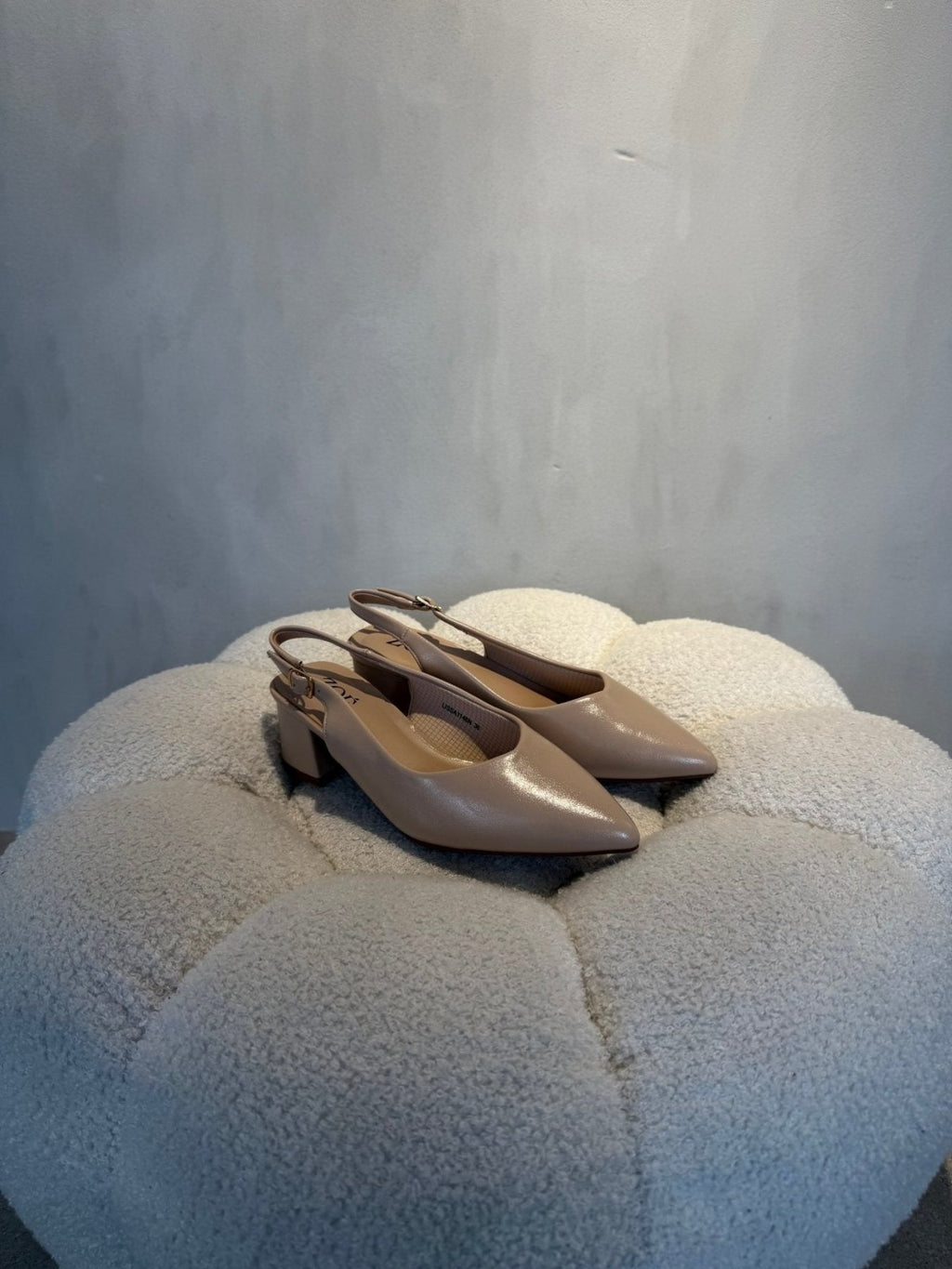 Tacones Beige 15089 Tacón Medio Punta Fina Slingback de mujer Zoé Brand Costa Rica - Calzado 365