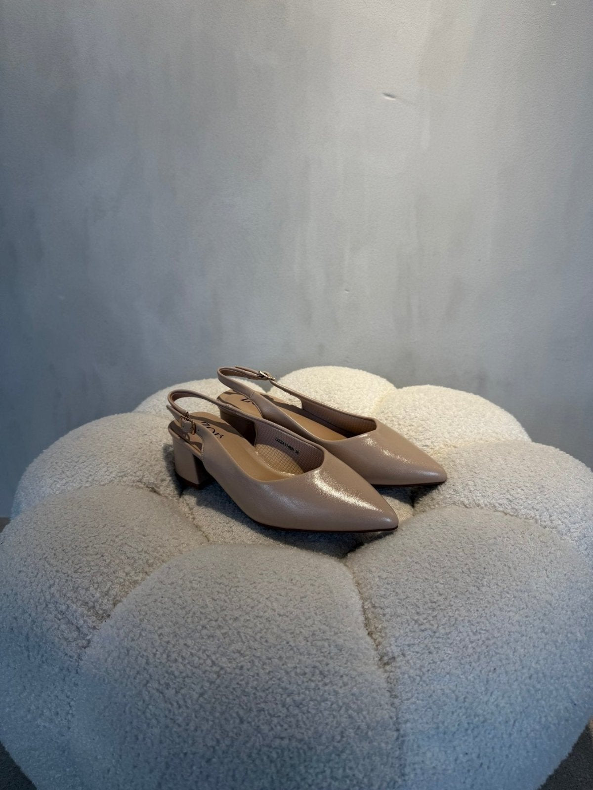 Tacones Beige 15089 Tacón Medio Punta Fina Slingback de mujer Zoé Brand Costa Rica - Calzado 365