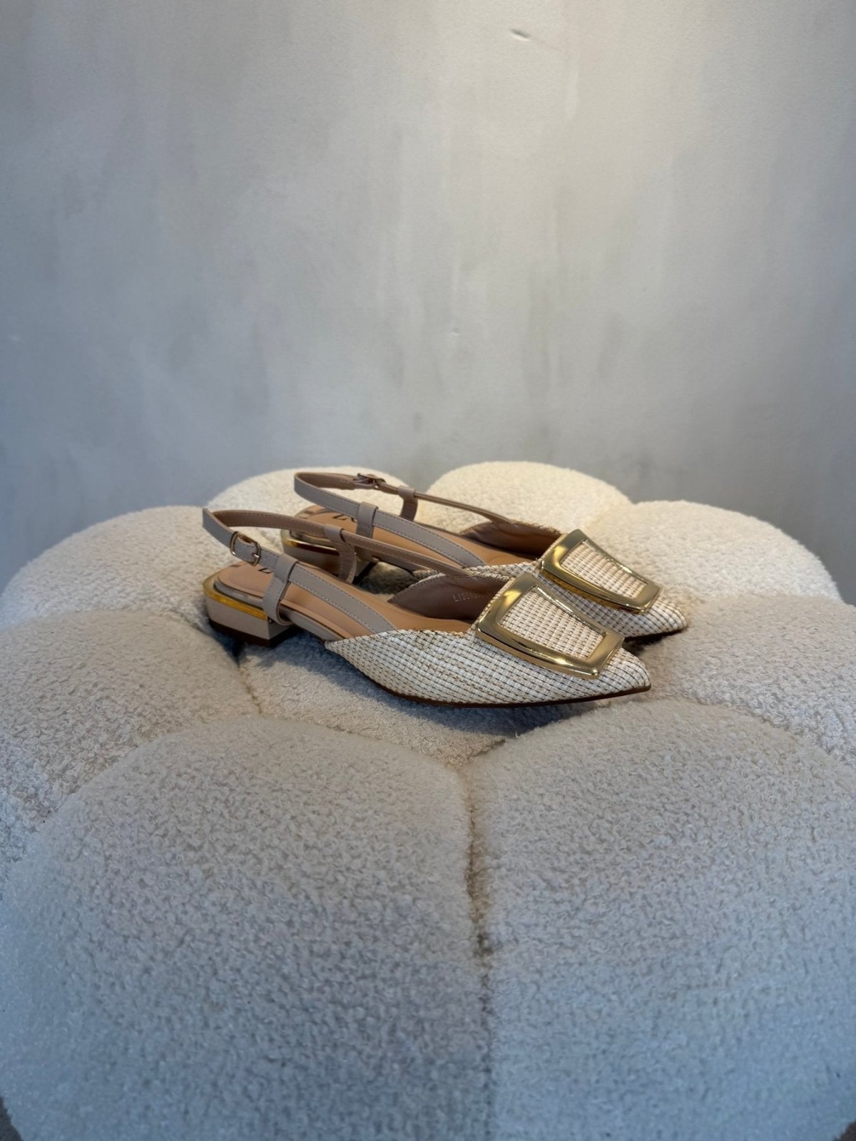 Tacones Beige 15092 Tacón Bajo Punta Fina Slingback de mujer Costa Rica - Calzado 365