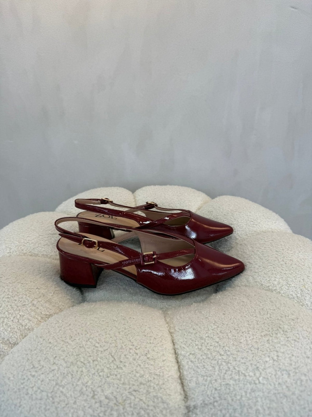 Tacones Burgundy Charol 15086 Tacón Medio Punta Fina Slingback Zoé Brand Costa Rica - Calzado 365