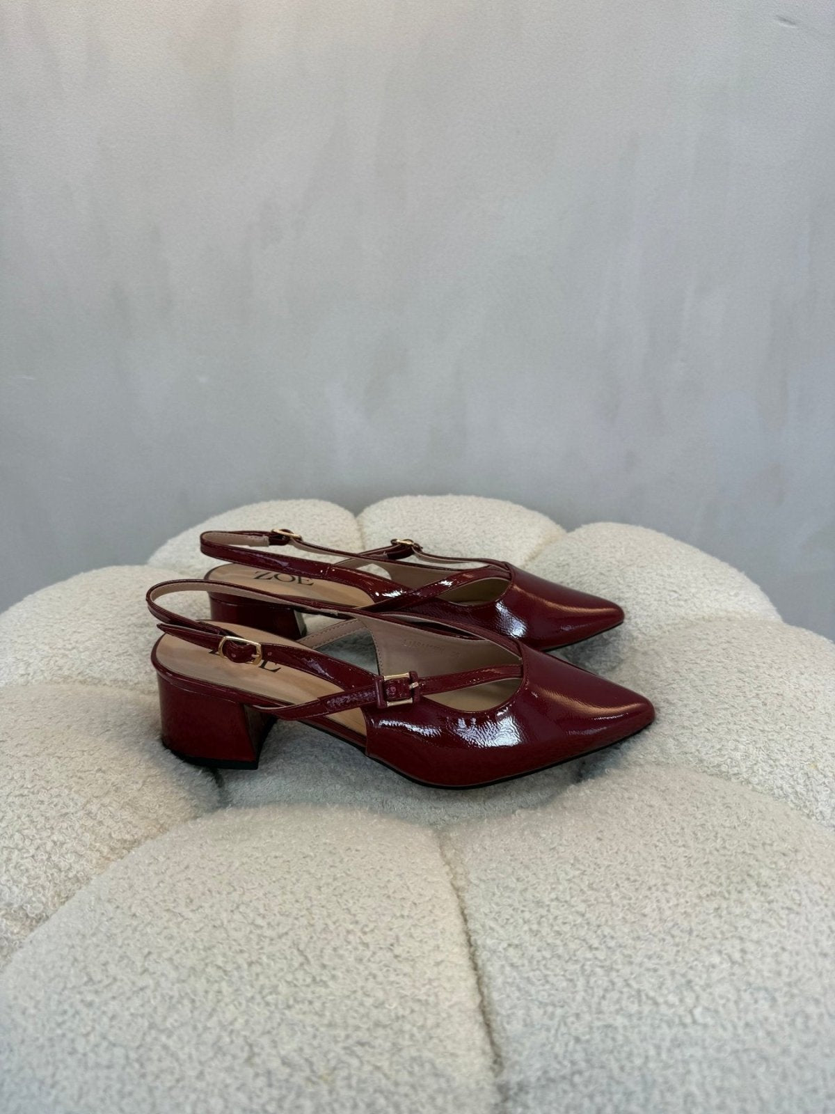 Tacones Burgundy Charol 15086 Tacón Medio Punta Fina Slingback Zoé Brand Costa Rica - Calzado 365
