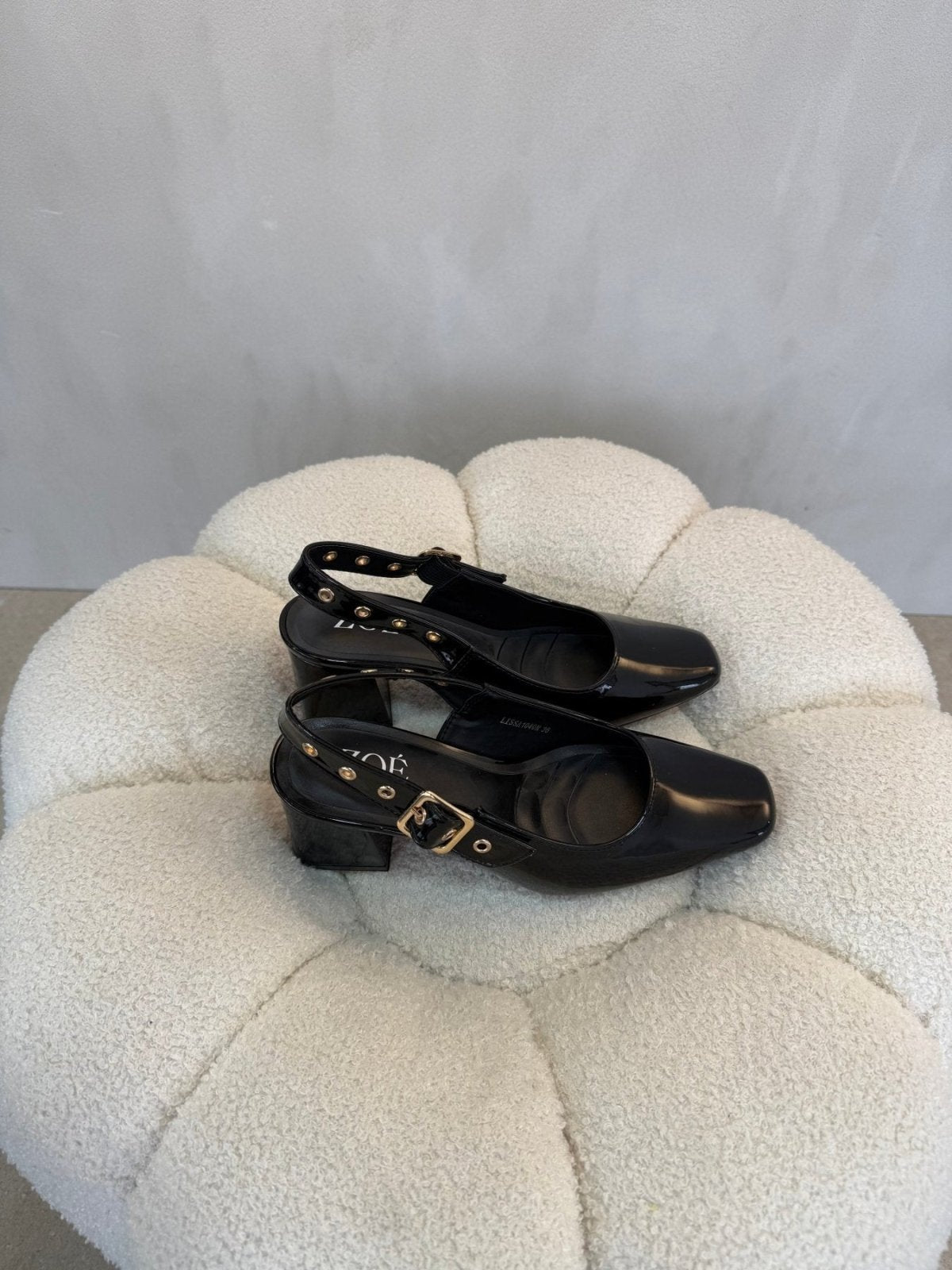 Tacones Negro Charol 15079 Hebilla Slingback Tacón Medio de mujer Zoé Brand Costa Rica - Calzado 365