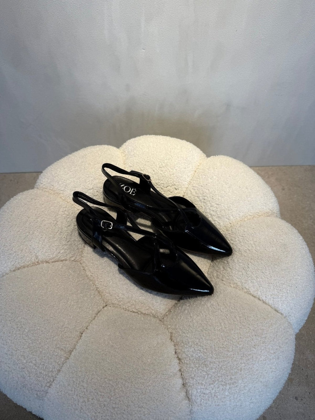 Tacones Negro Charol 15082 Tacón Bajo Punta Fina Slingback de mujer Zoé Brand Costa Rica - Calzado 365