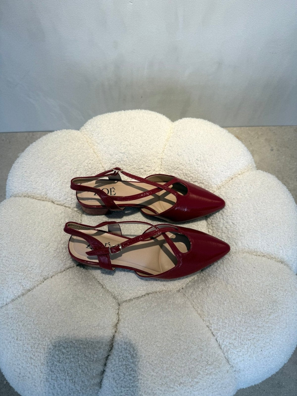 Tacones Rojos Charol 15084 Tacón Bajo Punta Fina Slingback de mujer Zoé Brand Costa Rica - Calzado 365